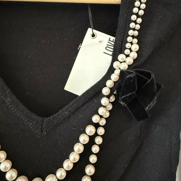 LOVE MOSCHINO TOP WITH PEARLS - Picture 2 of 9